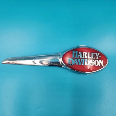 HARLEY БАК RH ЭМБЛЕМА ЗНАЧОК ХРОМ И КРАСНЫЙ OEM - Изображение 1 из 4