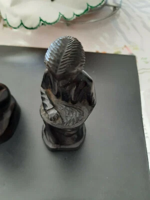 Statuette  en bois ébène  - Photo 1/4