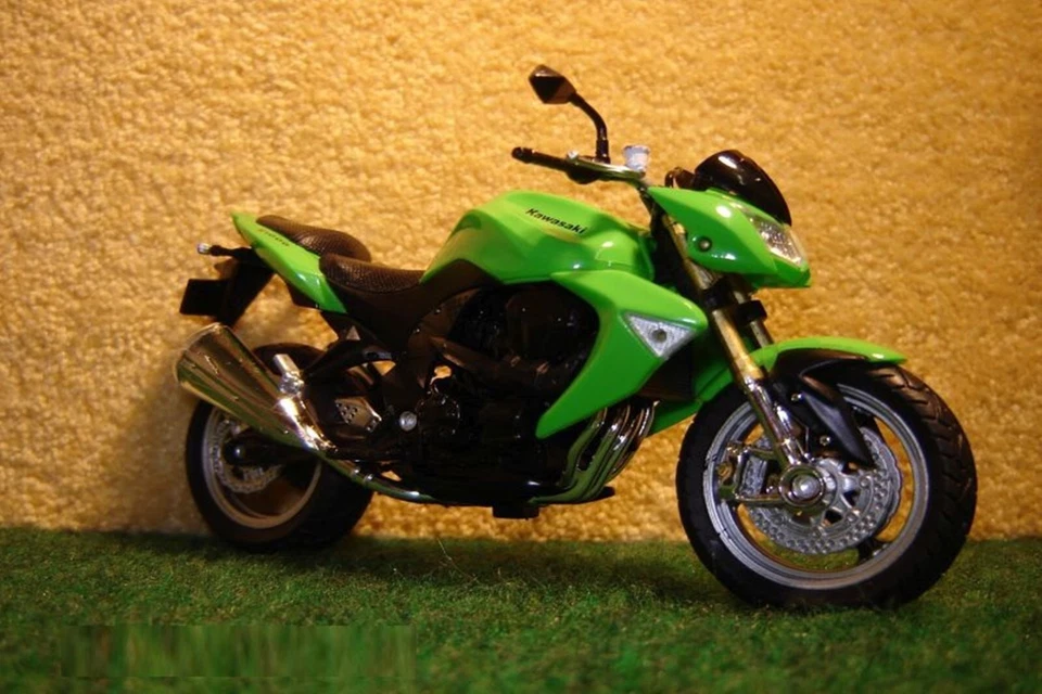 1:18 Kawasaki Z 1000 Grün 2007 WELLY 00873 - Bild 1 von 1