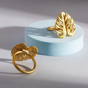 Gold Monstera Leaf Napkin Rings Metal Tropical x2 - Boho Tablescaping - Picture 1 of 5