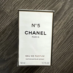 CHANEL No5 Eau de Parfum, 50ml Brand New Sealed genuine item . Authentic - Picture 1 of 5
