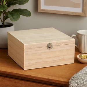 Aufbewahrungsbox Holz – 26×26×12,5 cm, mit Metallverschluss & gestaltbar - Bild 1 von 5