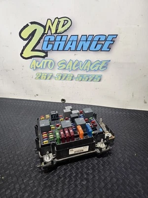 原始设备制造商 2000 - 2002 雪佛兰 Tahoe 发动机 Fusebox 熔断器盒继电器模块 12193645-09 — 第 1/3 张图片