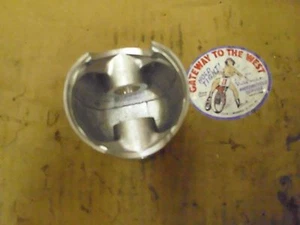 Suzuki RM 250 RM250 A 1976 piston p/n#12110-41702-025 (now #12140-40701-025).# - Picture 1 of 11