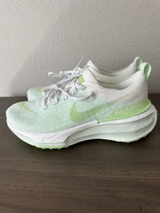 Nike ZoomX Invincible Run 3 Green Glow Womens Size 7 New DR2660-104 - Picture 1 of 8