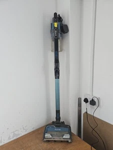 Shark IZ201UKT 26 Anti Hair Wrap Cordless Pet Vacuum Cleaner Blue + Charger - Picture 1 of 23