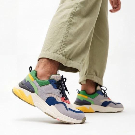Sneaker