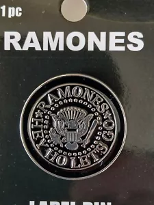 Spilla babbotto The Ramones Hey Ho Lets Go limitata 1"" x 1,1/2"" metallo - Foto 1 di 3