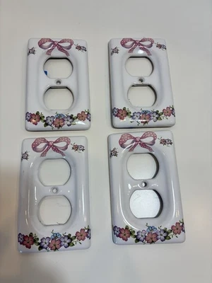 Juego de 4 fundas outlet blancas vintage cinta rosa con flores Foto 1 de 4