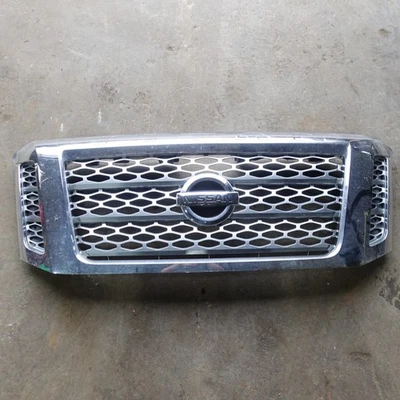 Damage 2016 2017 2018 2019 Nissan Titan XD Grille Grill - Image 1 of 4