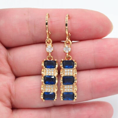 Pendientes colgantes cuadrados de topacio místico azul relleno de oro amarillo de 18 quilates para mujer joyería Foto 1 de 4