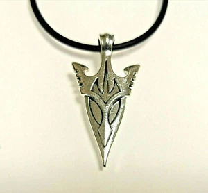 Collana con Ciondolo Antica Spada Collarino Caucciù da Uomo Idea Regalo Punk - Foto 1 di 4