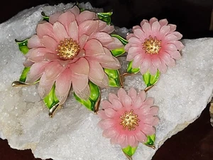 RARE Crown Trifari Pink Flower Enamel Trifanium Demi Parure Brooch and Earrings - Picture 1 of 23