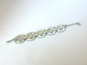 BE9263 DESIGNER INSPIRED UNIQUE SILVER TONE METAL BANGLE BRACELET - Picture 1 of 1
