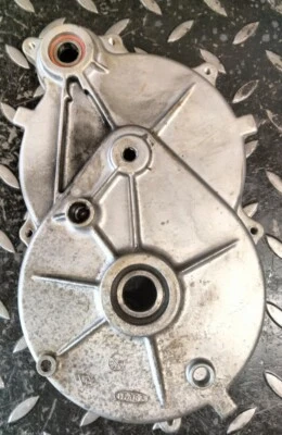 Raro estuche de engranajes de tracción para soplador de nieve Yamaha YS624W 7KA463650000 con rodamientos Foto 1 de 4