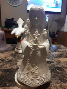 VINTAGE ( AES CHOIR GIRL ) MUSICAL FIGURINE * Has Been Repaired ! * - Picture 1 of 5