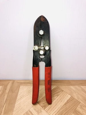 WISS TOOLS # HC-5-Blade Sheet Metal 9" Hand Crimper (Earlier Less Bulky Version) - Image 1 of 4