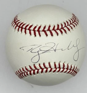 Roy Halladay Autographed Baseball, Triple Authenticated: Beckett, Global, Sports - Picture 1 of 9