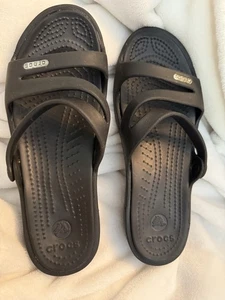 Crocs Patricia Damenschuhe schwarz Keilabsatz Größe 6 bequeme Riemchen-Slipper - Bild 1 von 4