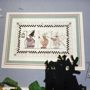 NEW Vtg Shepherds Bush Trick Or Treat Stitch Kit Halloween Cottagecore 242b - Picture 1 of 5