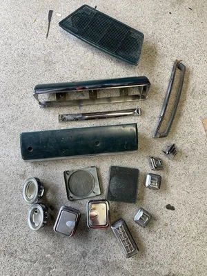 Buick Electra 225 1967 piezas interiores dos reposabrazos 4 interruptores de ventana individuales Foto 1 de 2