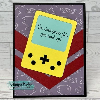 Tarjeta de felicitación hecha a mano retro videojuego jugador cumpleaños nivel capa masculina Foto 1 de 2