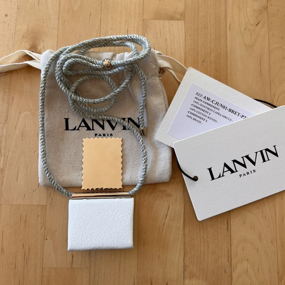 Collar sobre de cuero blanco Lanvin chapado en oro sello de latón ajustable Foto 1 de 4