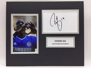 Exhibición de fotos firmada por Demba Ba Chelsea RARA + CERTIFICADO DE AUTENTICIDAD AUTÓGRAFO CFC ASIGNADO - Imagen 1 de 5