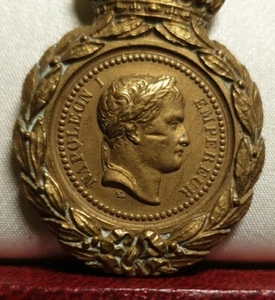 Sainte Hélène 50mm Napoleon Emperor pendant medal - Picture 1 of 4