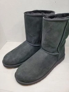 UGG MEN'S CLASSIC SHORT BOOTS 5800 BLACK SIZE 16 100% AUTHENTIC BRAND NEW FAST  - Picture 1 of 23