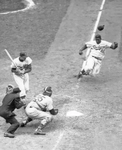 1952 Brooklyn Dodgers JACKIE ROBINSON Glossy 11x14 Photo Stealing Home Poster - Picture 1 of 1