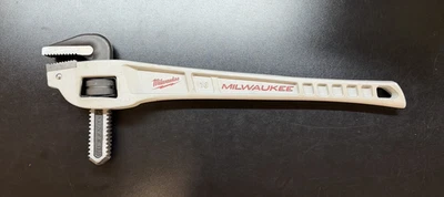 Milwaukee Tool 48-22-7185 18" L 2 In Cap. Aluminum Offset Pipe Wrench - Image 1 of 4