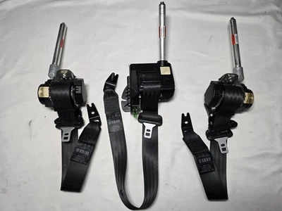 2007 - 2012 Volvo V70 Wagon Rear Seat Belt Retractors (OEM) Black  Foto 1 de 4