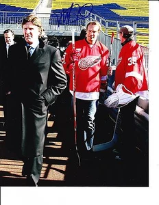 DETROIT RED WINGS MIKE BABCOCK SIGNED WINTER CLASSIC MEDIA DAY 8X10 - Picture 1 of 1