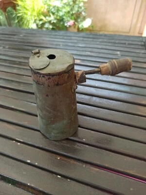 Antico contenitore bricco in rame con  manico in legno  fine 800 - Immagine 1 di 4