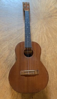 Vintage Silvertone Ukulele With Hard Case - Needs some love! - Image 1 of 4