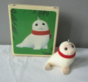 Hallmark 1984 Sigillo innevato ricordo ornamento Natale QX4501 - Foto 1 di 5