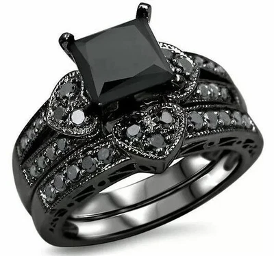 Conjunto de anillo de compromiso de boda con corazón de diamantes de corte princesa negro de 2,27 quilates Foto 1 de 4
