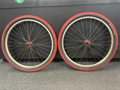 Bujes GT Hadley atados a Mavic 217 con juego de ruedas GT KIWI STICK Ti Brochetas 26" Foto 1 de 4