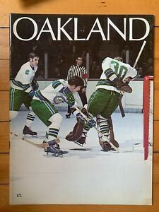 1970 (November 17th) Montreal Canadiens Sport Magazine / Oakland Golden Seals