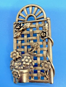 D Signed Danecraft Brooch Flower Garden Trellis Pots-Flowers '60's Gold-Tone VTG - Picture 1 of 8
