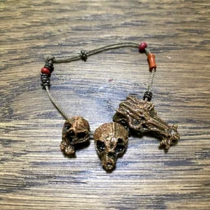 1/6 HOT TOYS : MMS66 PREDATORS WOLF PREDATOR CLEANER KIT : NECKLACE - Picture 1 of 2
