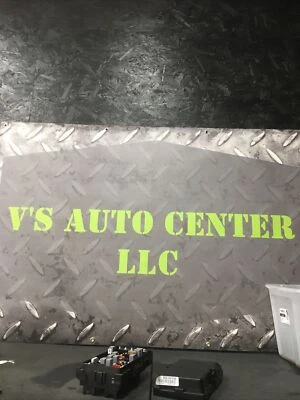 2016 克莱斯勒 200 发动机保险丝盒电源分配中心 2.4L 升 68209781ae — 第 1/4 张图片