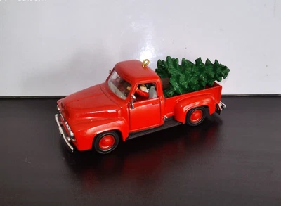 Voiture 1/32 - Maisto - Ford Pick-up - Livraison de sapins - 1953 - Photo 1/4