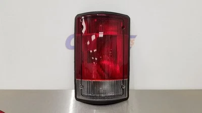 06 FORD E350 SUPER DUTY LÁMPARA TRASERA MONTAJE LUZ PASAJERO DERECHO Foto 1 de 4