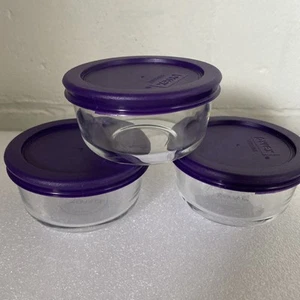Pyrex Aufbewahrungsschüsseln Glas mit lila Deckeln, 1 Tasse Kapazität 3er Set stapelbar - Bild 1 von 6