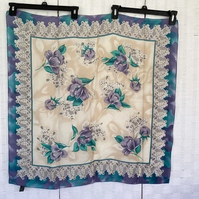 Bufanda de seda de colección hecha en Japón 30" x 30" floral encaje lavanda verde azulado casa especializada Foto 1 de 4