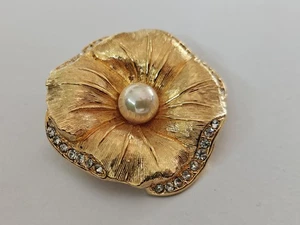 Vintage Dior Flower Brooch Pin Dimensional Matte Yellow Gold Pearl Rhinestones - Picture 1 of 5