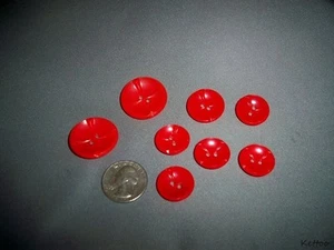 Konvolut 8 gemischte Vintage Knöpfe Nachlass Fund rot ausgefallen geformt früh Kunststoff  - Bild 1 von 1