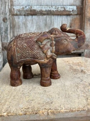 Estatueta de elefante esculpida à mão antiga original antiga de madeira 1800 - Imagem 1 de 4